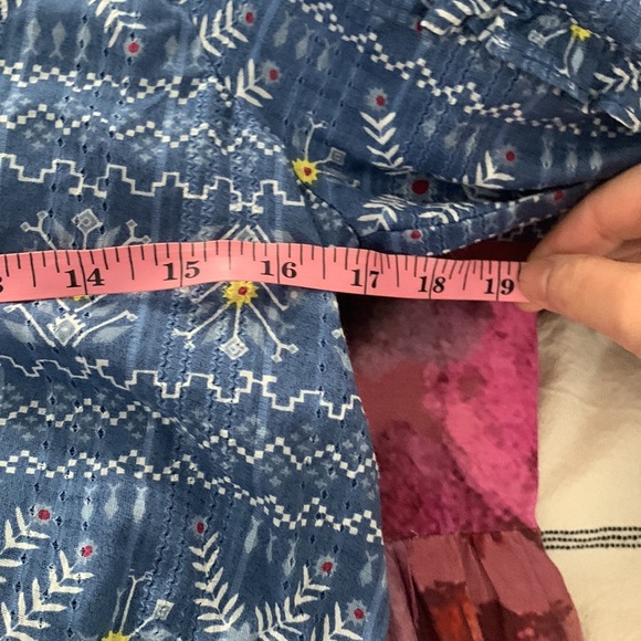 Anthropologie‎ Forever That Girl cropped Embroidered Smocked Nlouse. Siz… - Picture 9 of 13